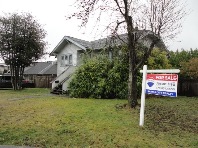Primary Bedroom Photo of 7506 19th Avenue, Burnaby, BC