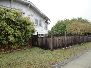Kitchen Photo of 7506 19th Avenue, Burnaby, BC