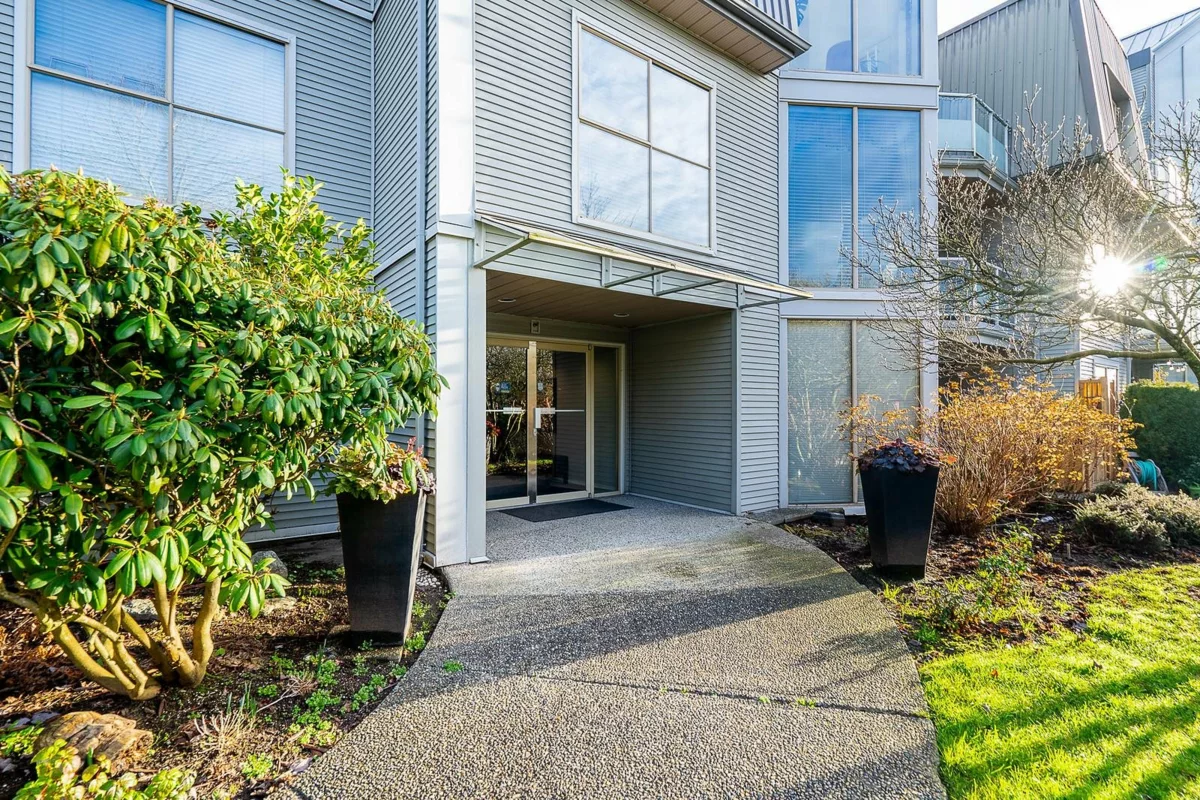 Exterior Rear Photo of 315 60 Richmond Street, New Westminster, BC