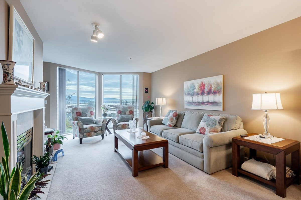 Living Room Photo of 315 60 Richmond Street, New Westminster, BC