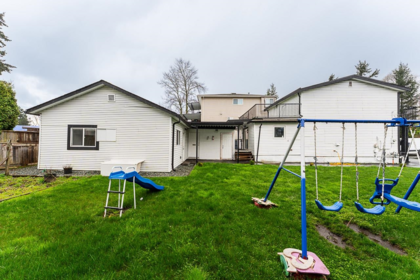 Basement Recreation Room Photo of 12850 115b Avenue, Surrey, BC