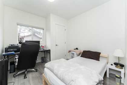 Powder Room Photo of 12850 115b Avenue, Surrey, BC