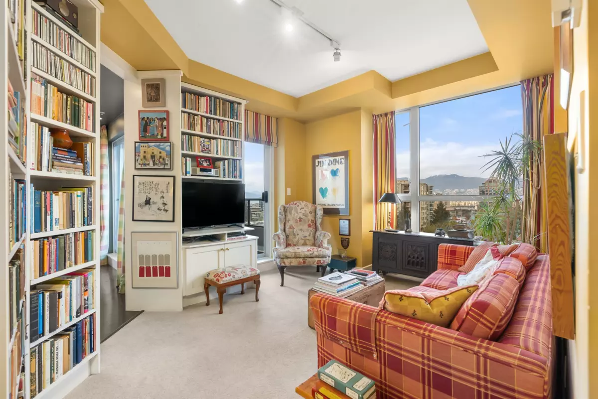 Breakfast Nook Photo of 8 2838 Birch Street, Vancouver, BC