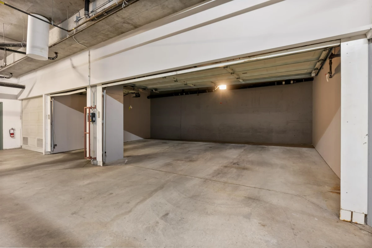 Entry Foyer Photo of 8 2838 Birch Street, Vancouver, BC