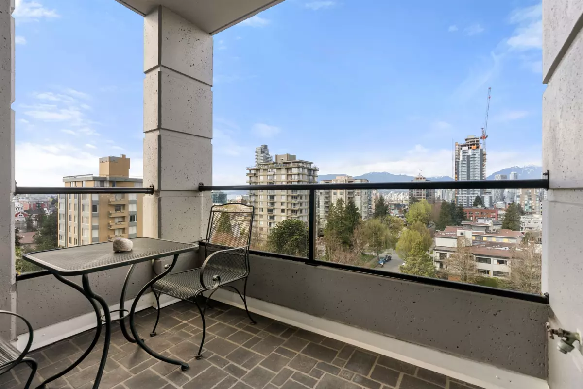 Front Yard Photo of 8 2838 Birch Street, Vancouver, BC