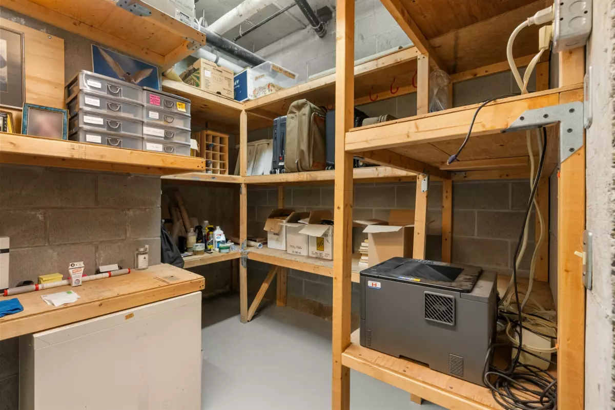 Hallway Photo of 8 2838 Birch Street, Vancouver, BC