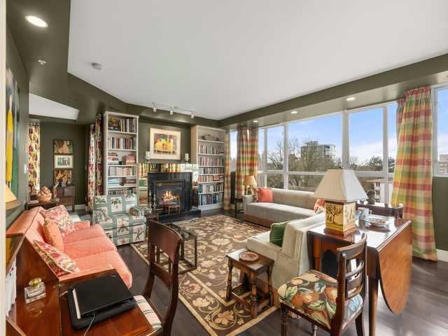 Kitchen Island Photo of 8 2838 Birch Street, Vancouver, BC