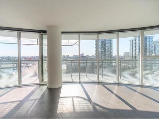 Kitchen Island Photo of 1885 87 Nelson Street, Vancouver, BC
