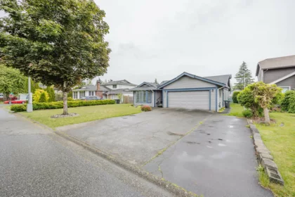 14586 89 Avenue, Surrey, BC, Surrey — Single Family Residence for sale