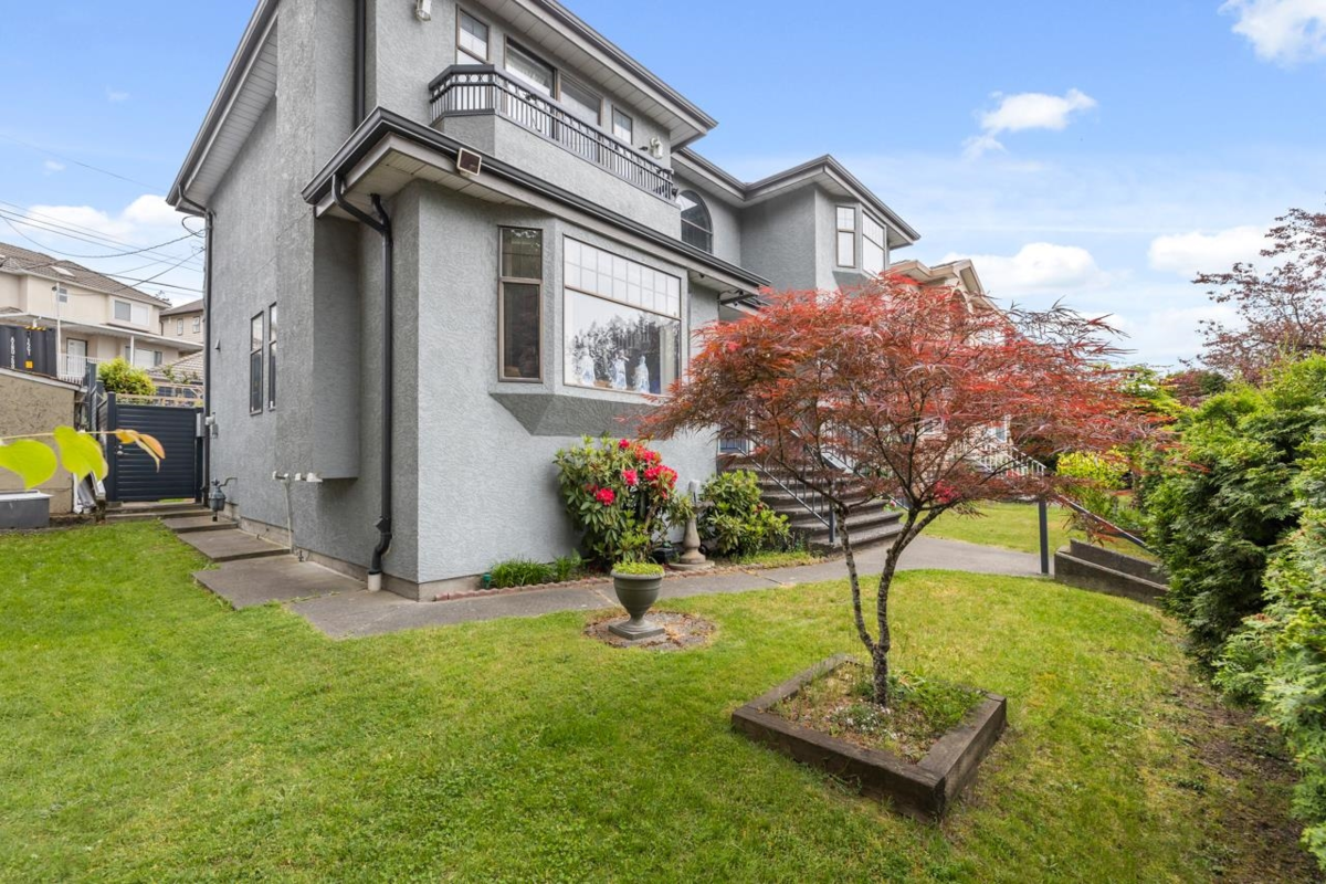 Living Room Photo of 1833 Harrison Drive, Vancouver, BC