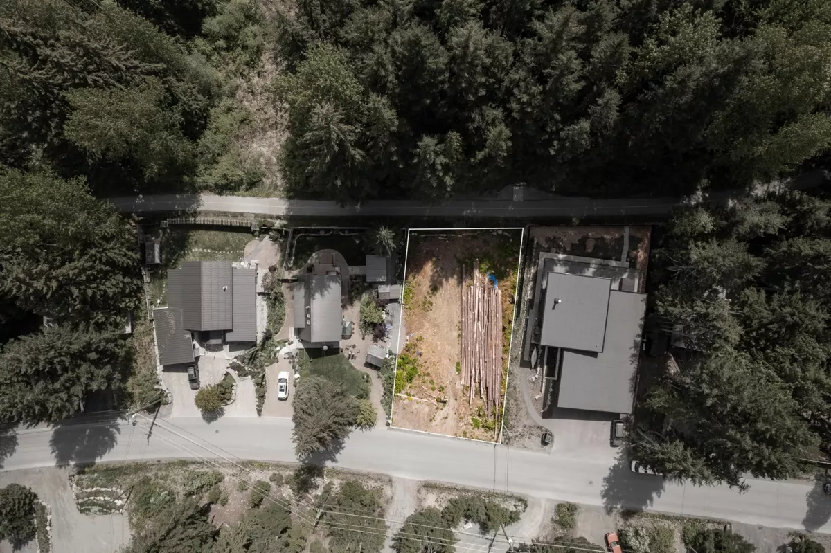 Living Room Photo of 8354 Rainbow Drive, Whistler, BC