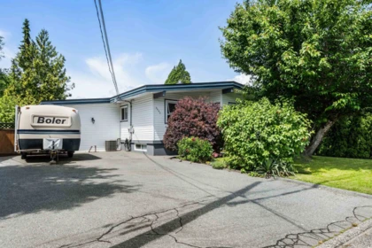 9695 Harrison Street, Chilliwack, BC, Chilliwack — Single Family Residence for sale