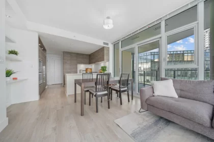 802 7388 Kingsway, Burnaby, BC, Burnaby — Apartment/Condo for sale