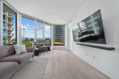 802 7388 Kingsway, Burnaby, BC, Burnaby — Apartment/Condo for sale