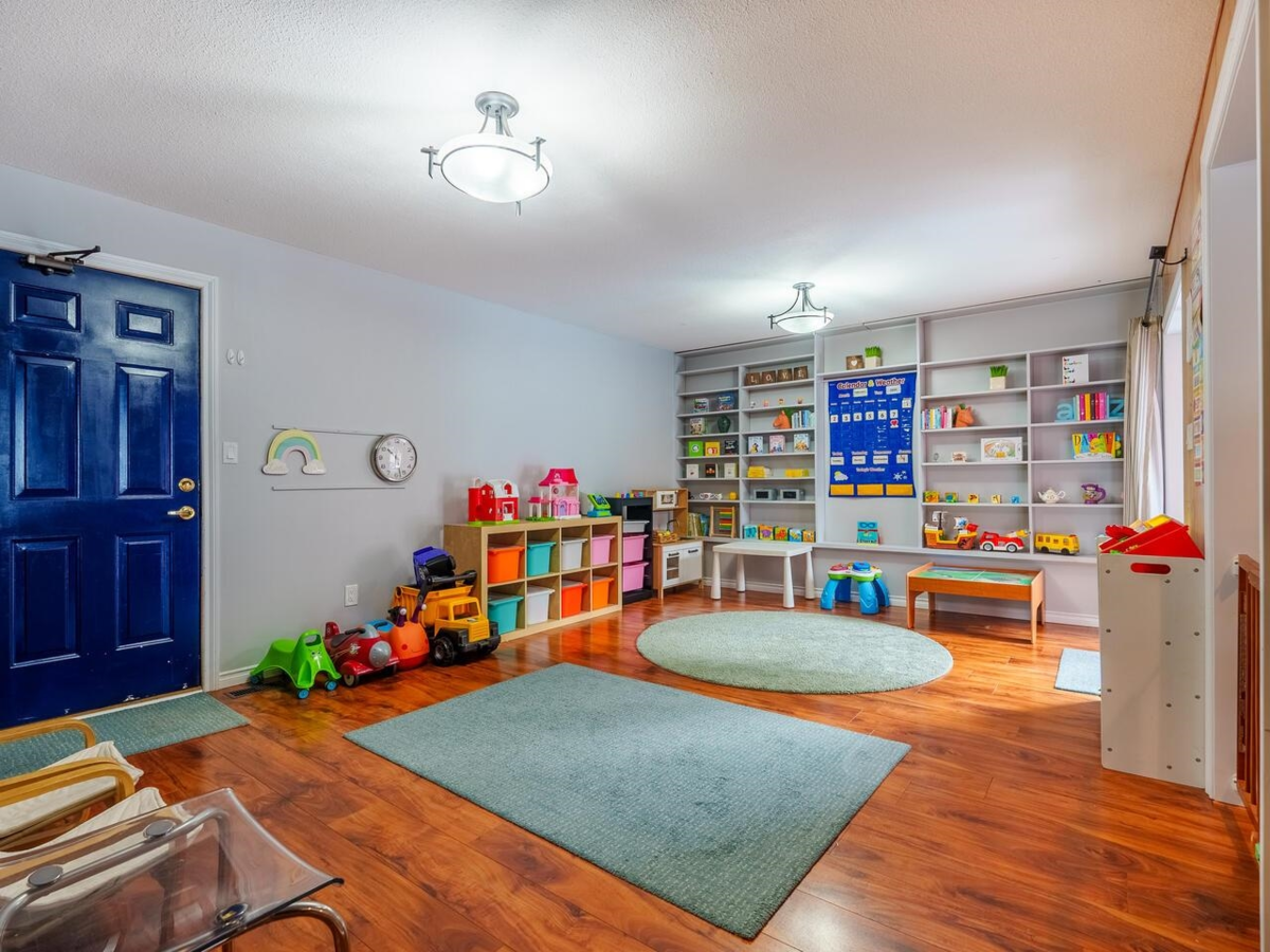Dining Area Photo of 1042 Victoria Drive, Port Coquitlam, BC