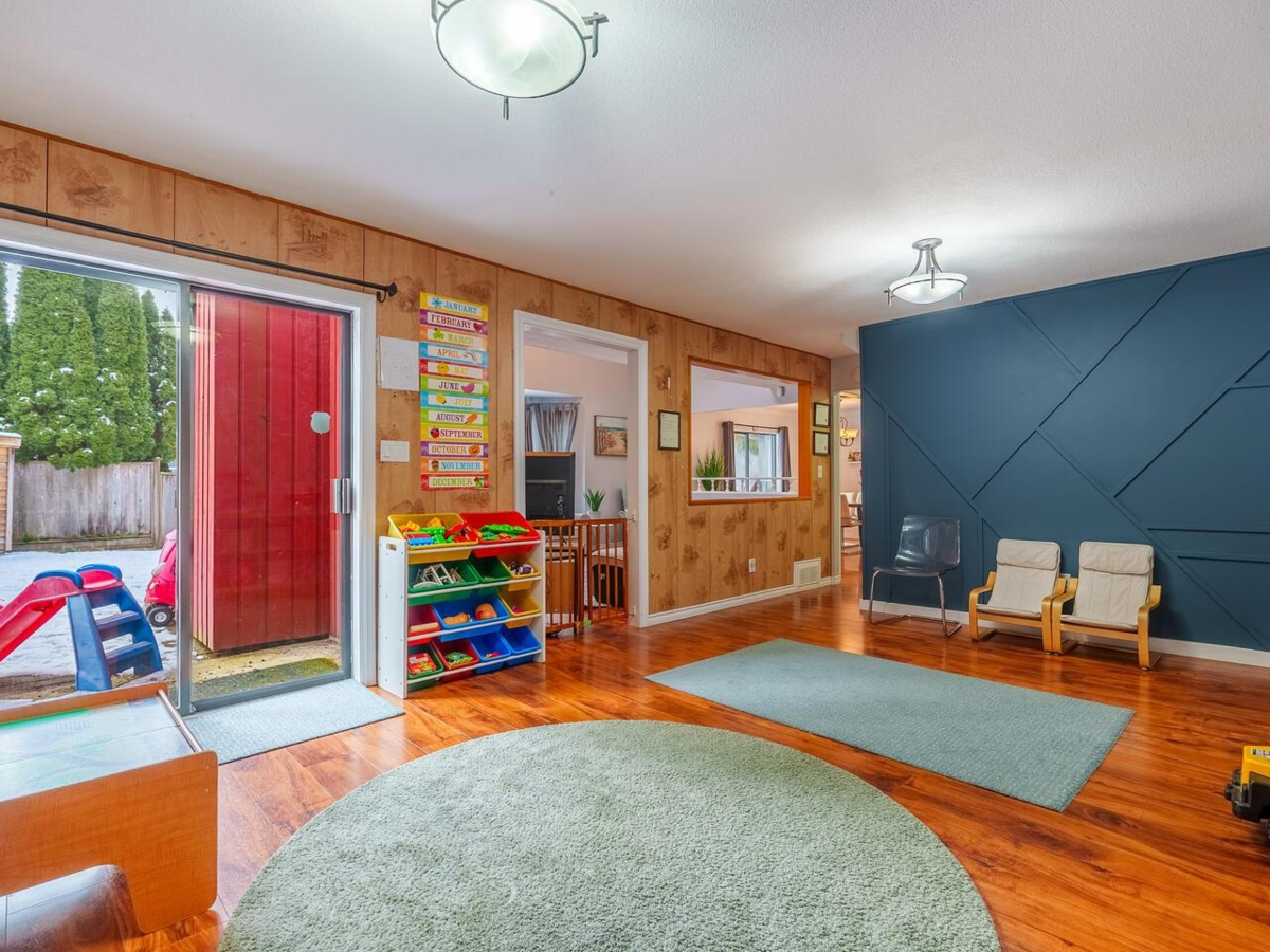 Kitchen Photo of 1042 Victoria Drive, Port Coquitlam, BC