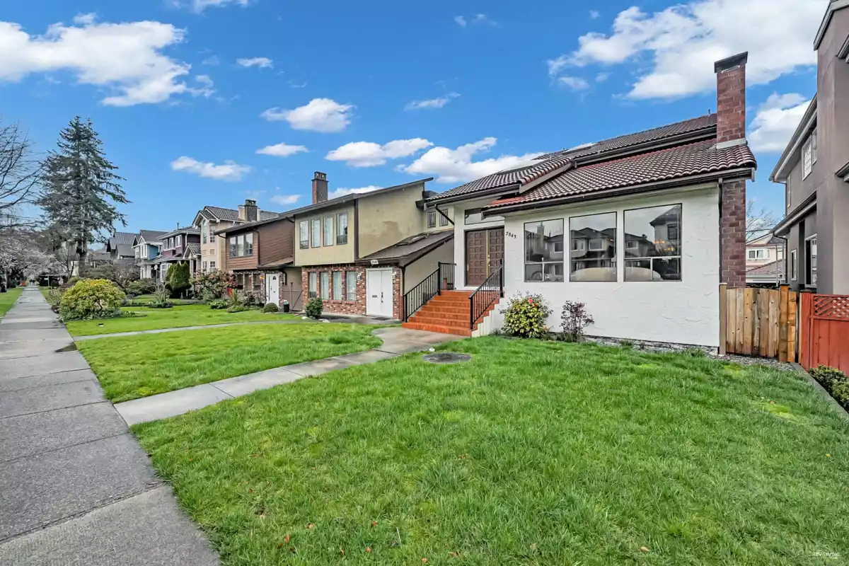 Front Yard Photo of 2843 W 22nd Avenue, Vancouver, BC