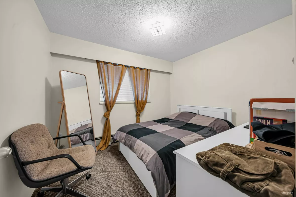 Laundry Room Photo of 2843 W 22nd Avenue, Vancouver, BC