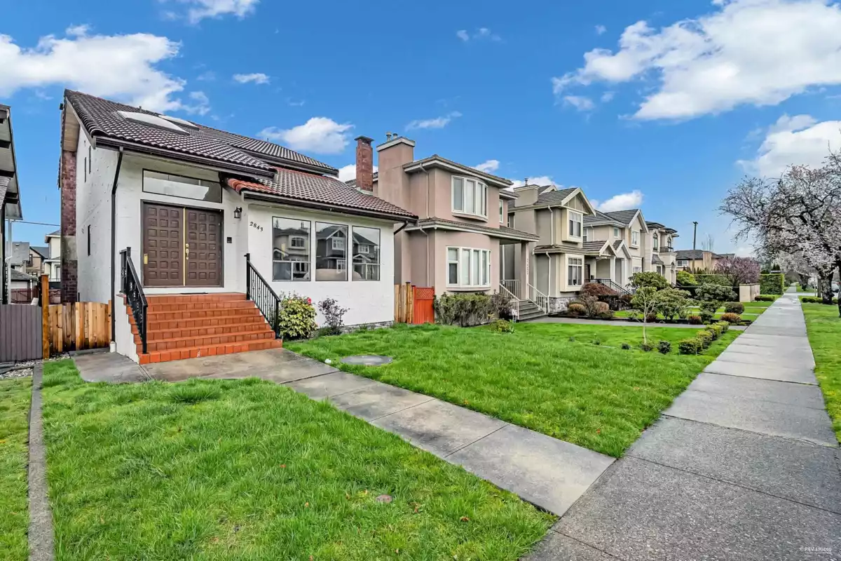 Swimming Pool Photo of 2843 W 22nd Avenue, Vancouver, BC