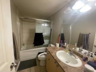 Primary Bathroom Photo of 13538 84 Avenue, Surrey, BC