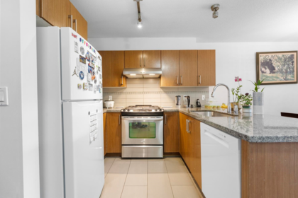 119 6828 Eckersley Road, Richmond, BC, Richmond — Apartment/Condo for sale