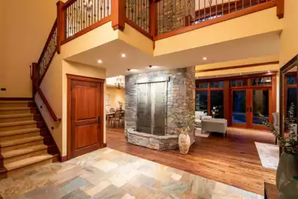 6693 Tapley Place, Whistler, BC, Whistler — Single Family Residence for sale