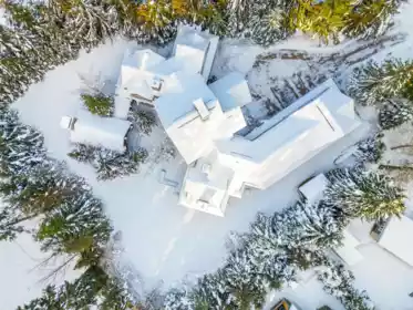 6693 Tapley Place, Whistler, BC, Whistler — Single Family Residence for sale