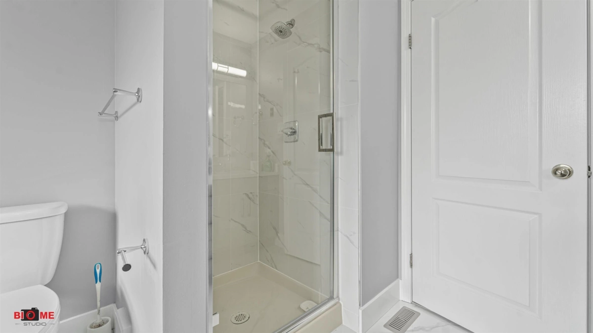 Basement Recreation Room Photo of 12478 69 Avenue, Surrey, BC