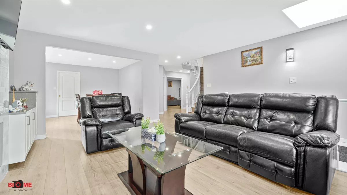 Family Room Photo of 12478 69 Avenue, Surrey, BC