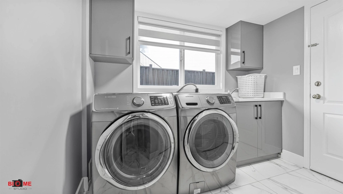 Staircase Photo of 12478 69 Avenue, Surrey, BC