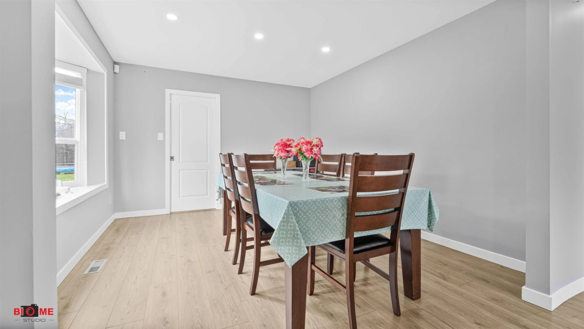 Walk-In Closet Photo of 12478 69 Avenue, Surrey, BC