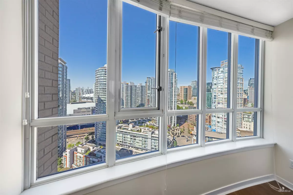 Family Room Photo of 2610 63 Keefer Place, Vancouver, BC