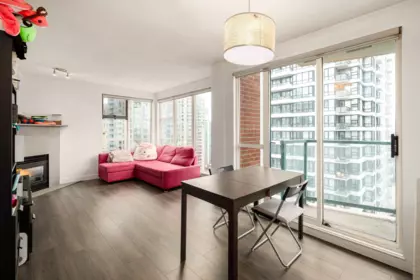 2204 939 Homer Street, Vancouver, BC, Vancouver — Apartment/Condo for sale