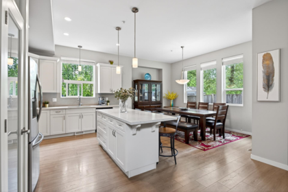 Breakfast Nook Photo of 24433 113a Avenue, Maple Ridge, BC