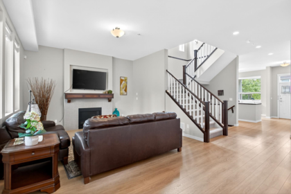 Kitchen Island Photo of 24433 113a Avenue, Maple Ridge, BC
