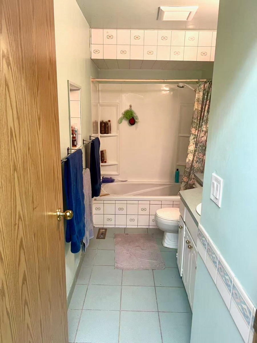 Basement Recreation Room Photo of 11750 Fraserview Street, Maple Ridge, BC