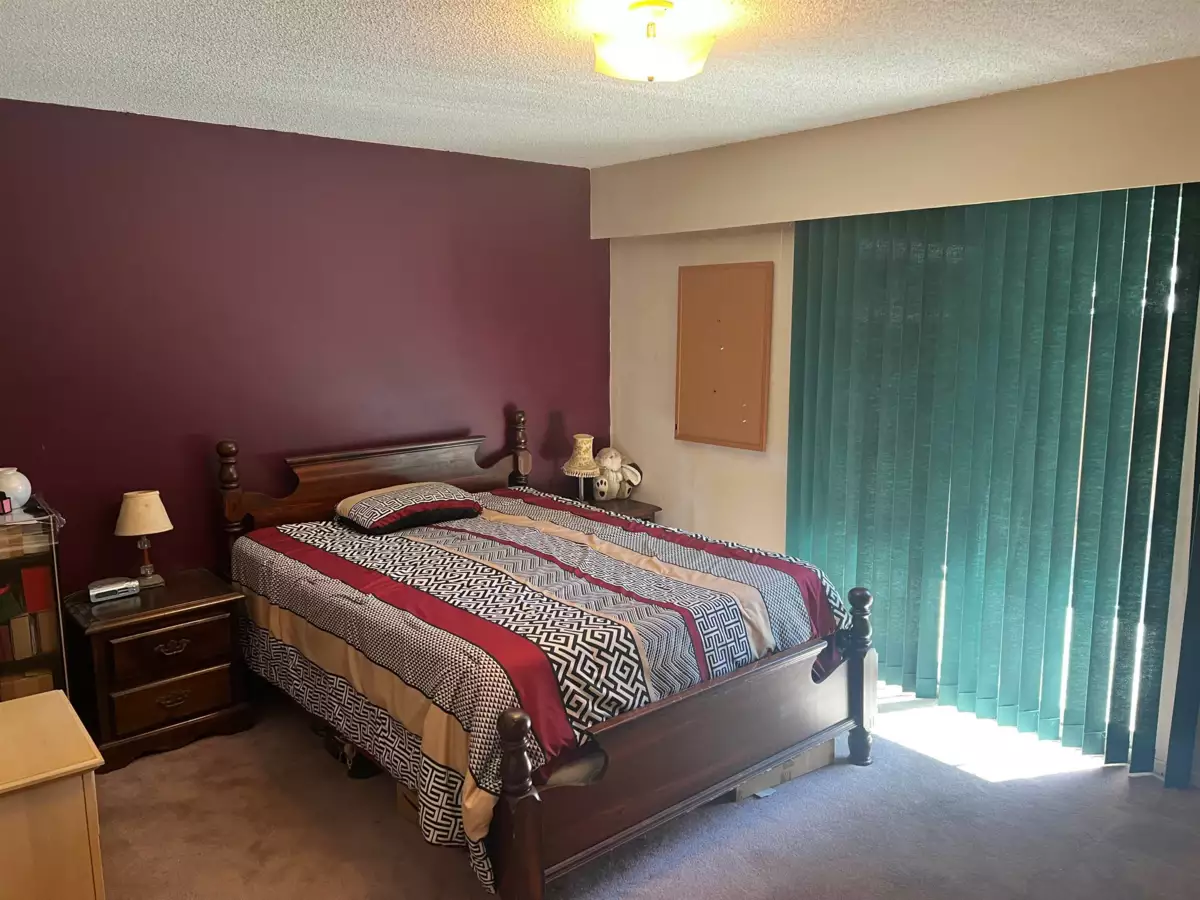 Breakfast Nook Photo of 11750 Fraserview Street, Maple Ridge, BC