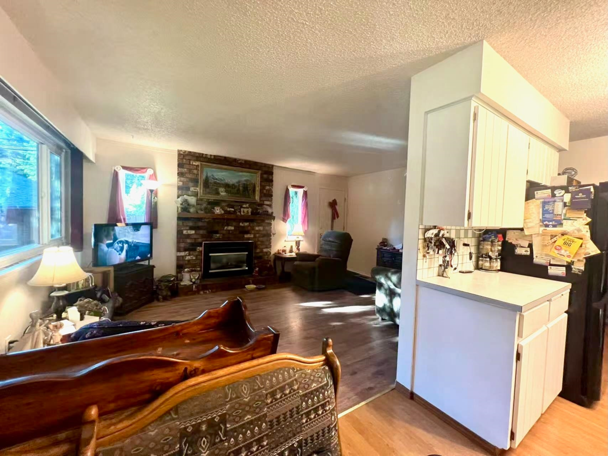 Kitchen Island Photo of 11750 Fraserview Street, Maple Ridge, BC