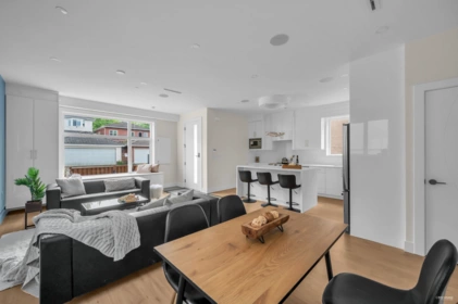 3 2512 E 22 Avenue, Vancouver, BC, Vancouver — Half Duplex for sale