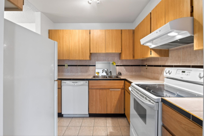 305 615 North Road, Coquitlam, BC, Coquitlam — Apartment/Condo for sale