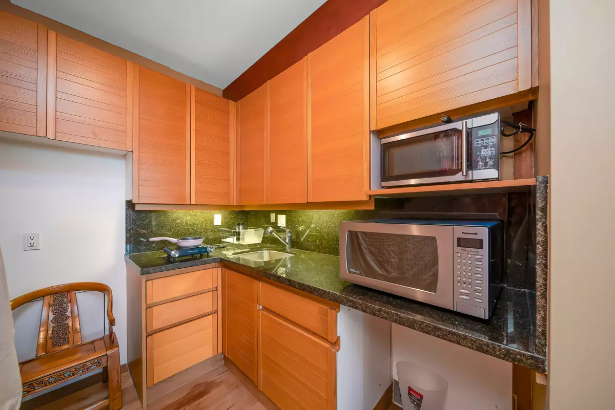 Backyard Photo of 4885 Cove Cliff Place, North Vancouver, BC