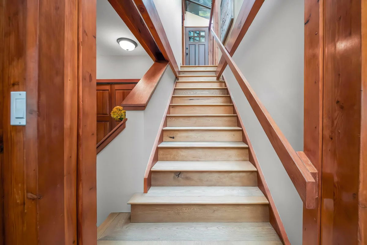Basement Recreation Room Photo of 4885 Cove Cliff Place, North Vancouver, BC