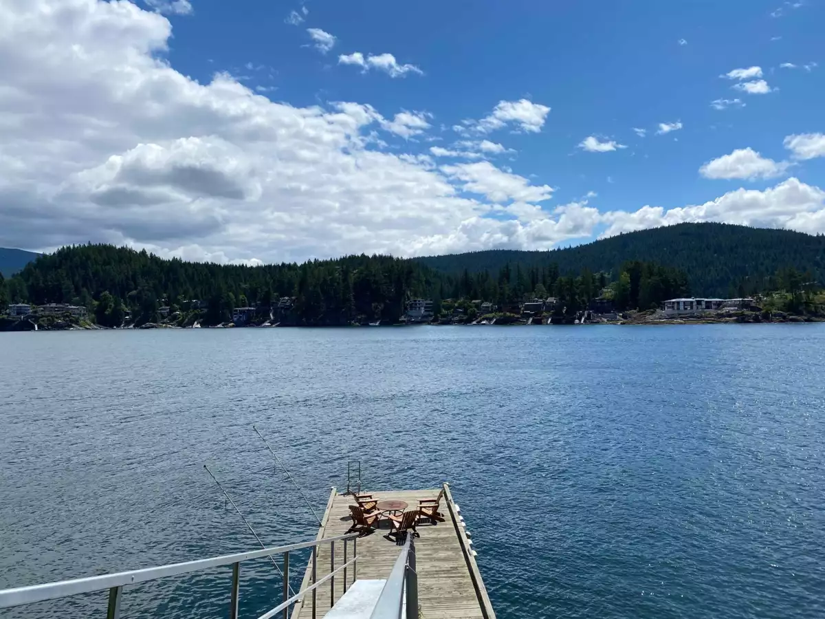 Exterior Front Photo of 4885 Cove Cliff Place, North Vancouver, BC