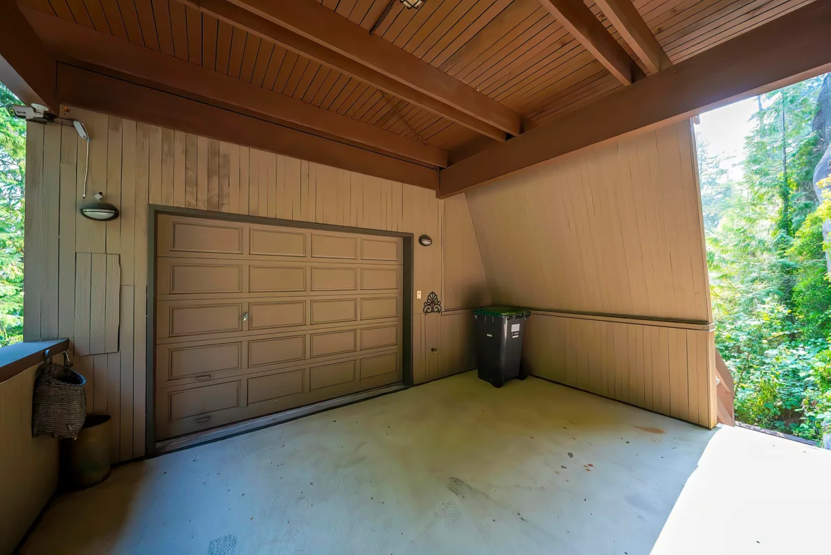 Front Yard Photo of 4885 Cove Cliff Place, North Vancouver, BC