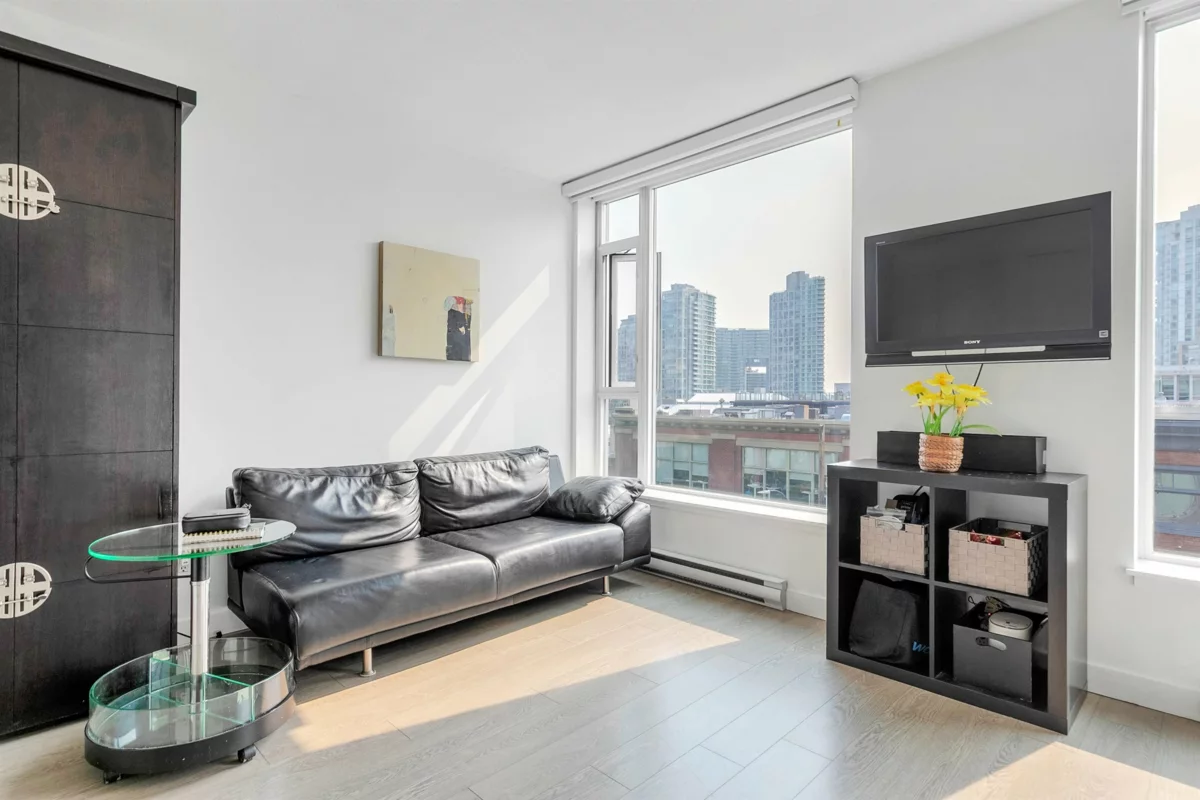 Kitchen Island Photo of 516 1133 Homer Street, Vancouver, BC