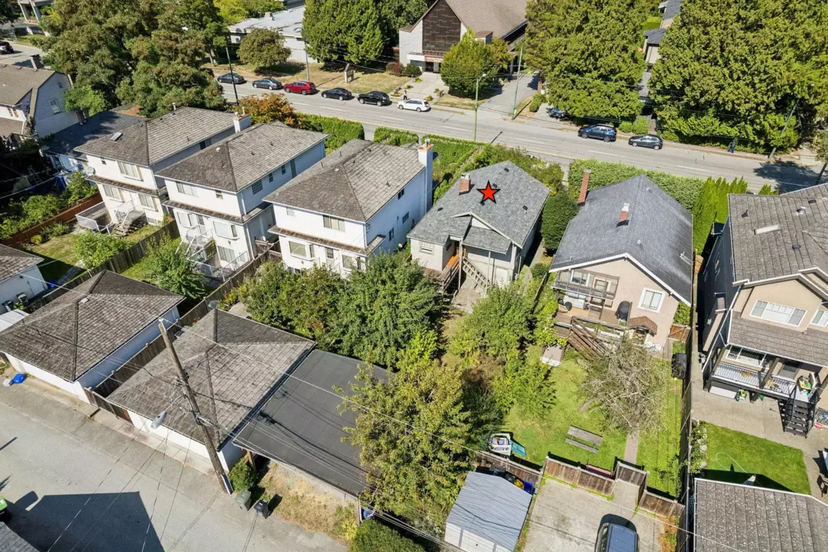 Kitchen Island Photo of 2746 West 41st, Vancouver, BC