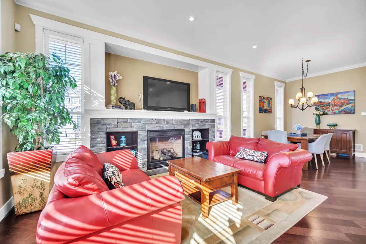 Dining Area Photo of 17402 2b Avenue, Surrey, BC