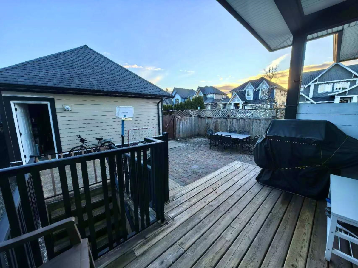 Loft / Bonus Room Photo of 17402 2b Avenue, Surrey, BC