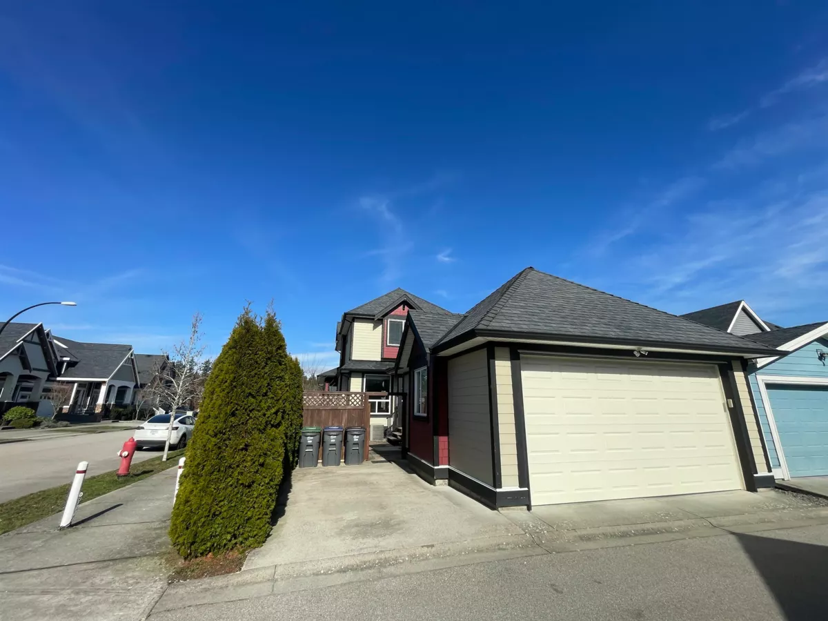 Mudroom Photo of 17402 2b Avenue, Surrey, BC