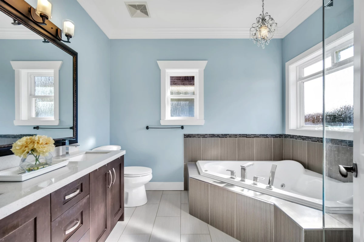 Primary Bathroom Photo of 17402 2b Avenue, Surrey, BC